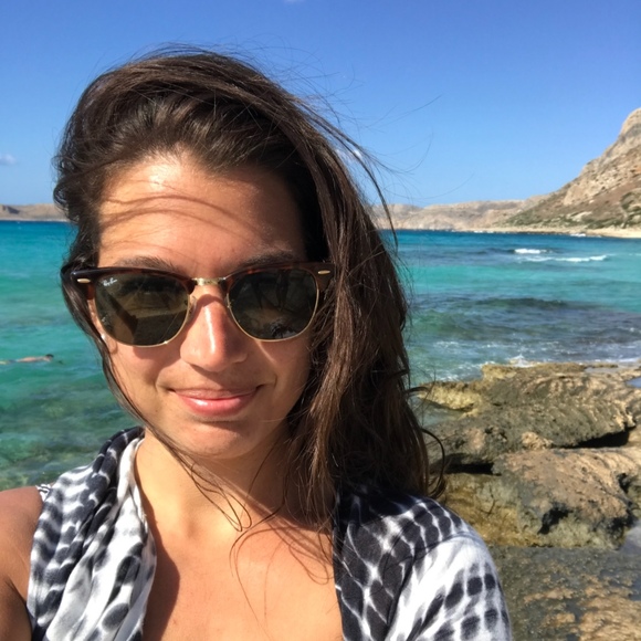 Meet your Posher, Krysta - Picture 2 of 4